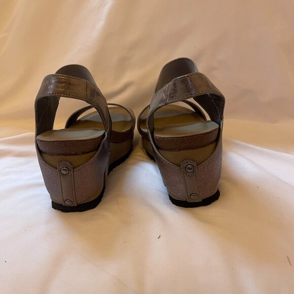 Crown Vintage sandals/Size 6 1/2 - Picture 2 of 5